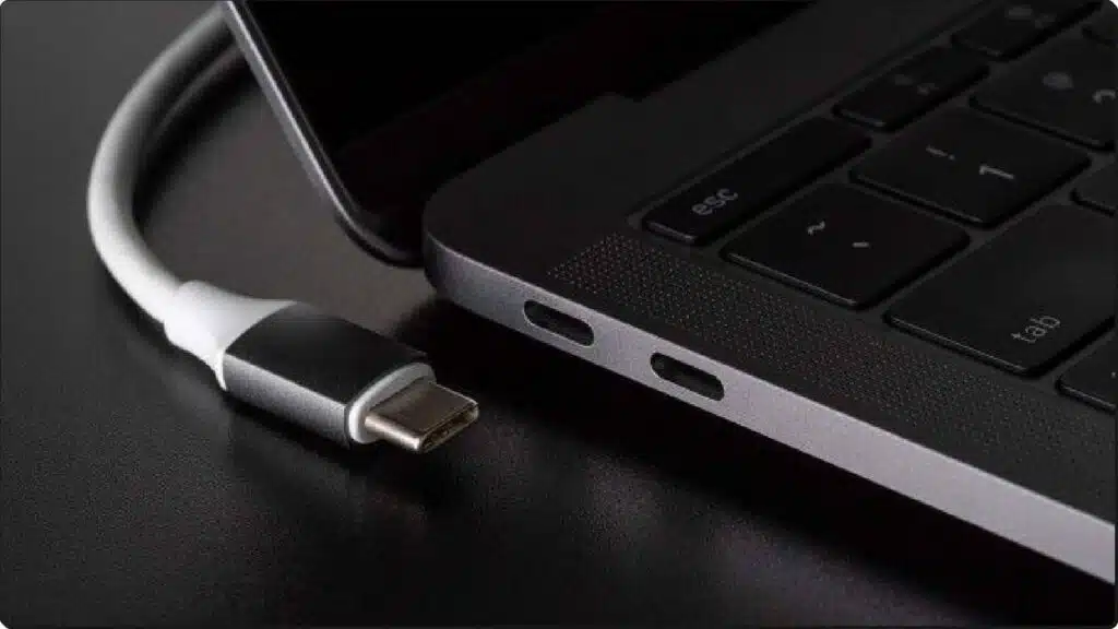 썬더볼트4 기능 USB4 차이점 장단점 4