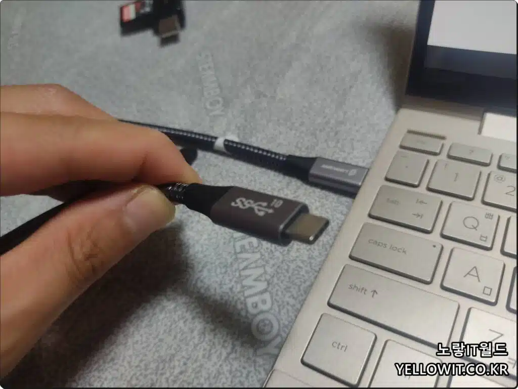 노트북 및 데스크탑 USB 충전은 전력공급이 불안정